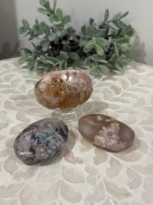 Flower Agate Palm Stone